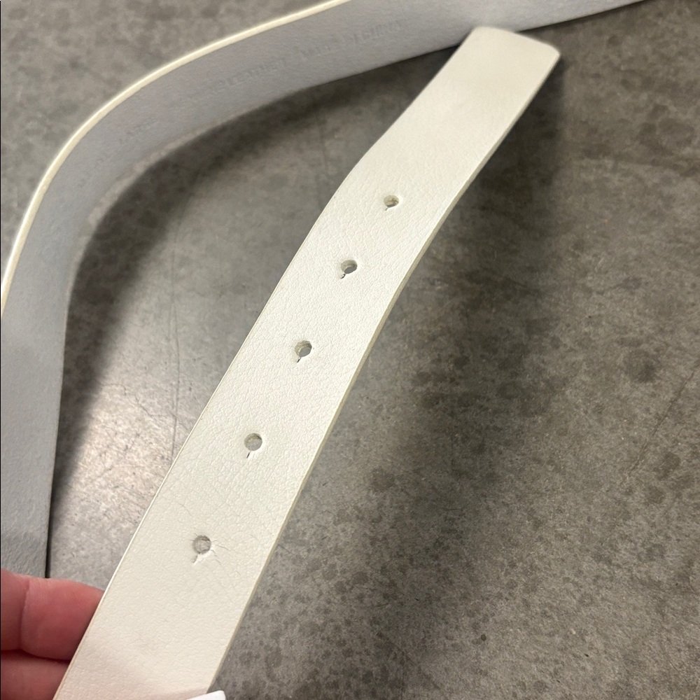White guess belt - Picture 5 of 5